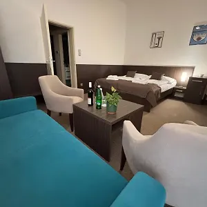 Hotel apartamentowy Embassy By Lh 
